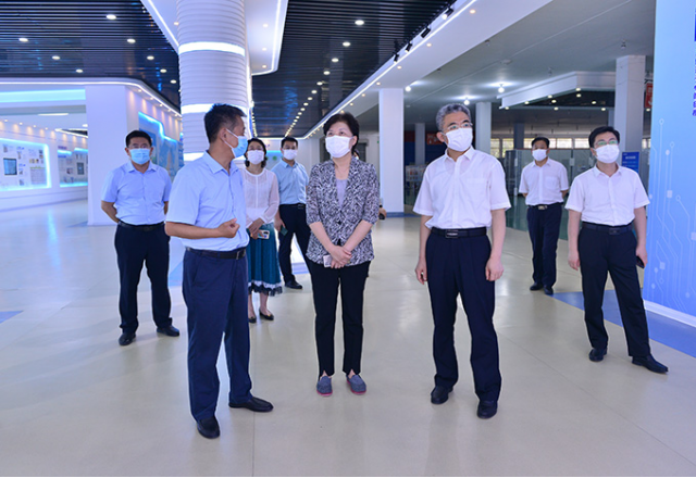 济宁市政协主席、党组书记霍媛媛到华体会（中国）公司调研